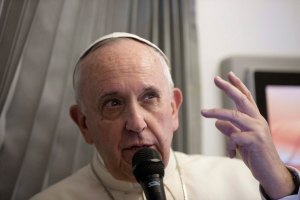 El Papa causa revuelo y le preguntan: ¿En qué quedó lo de que hay que ofrecer la otra mejilla?