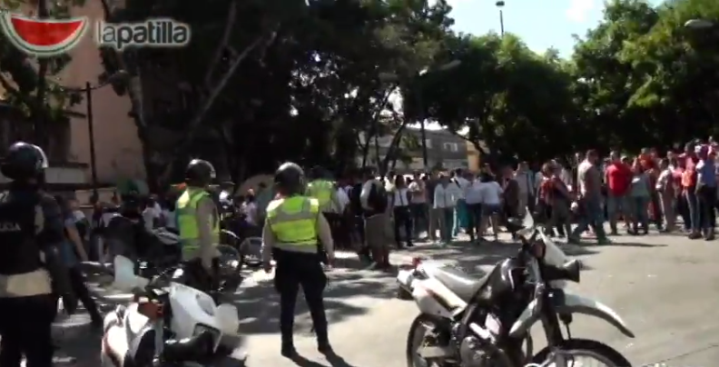Los manifestantes en la marcha: “Las calles son del pueblo y no de la policía” (video exclusivo)