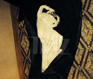 El vestido robado de Lupita Nyong’o fue abandonado en un baño