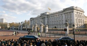 El Palacio de Buckingham publica un anuncio para buscar nuevo chófer