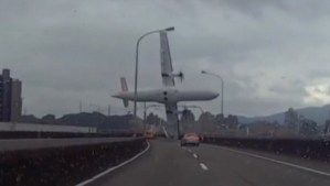 Piloto taiwanés considerado héroe por esquivar edificios mientras el avión caía