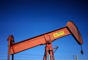 El petróleo cierra en baja en Nueva York a USD 37,26 el barril