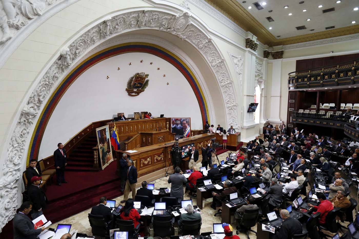 Crónica Parlamentaria: Eliminan elección directa de diputados al Parlatino