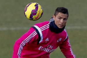 Ronaldo trabaja en interior de instalaciones; Bale en solitario sobre césped