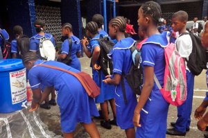 Liberia reabre escuelas tras cierre de seis meses por ébola