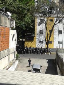 Fuerte presencia policial en Chacaíto (Fotos)