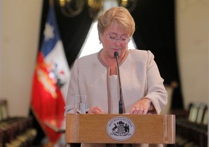 Bachelet califica como “grave” que cartel fije precios del papel higiénico en Chile