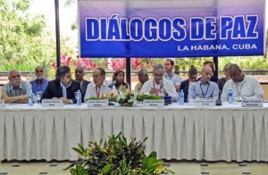 Senadores colombianos viajan a Cuba para reunirse con negociadores de las Farc