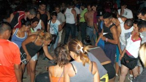 Pueblo enardecido quema vivo a presunto violador en Nueva Esparta