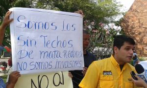 Vecinos de Mata Redonda exigen que cesen las demoliciones de las viviendas que ocupan