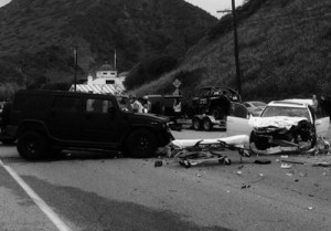 Bruce Jenner, el padrastro Kardashian que se está volviendo mujer, involucrado en accidente de tránsito fatal