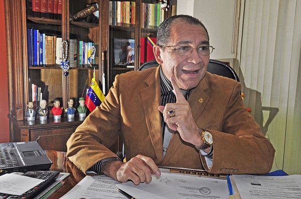 Embajador venezolano dice que supuesto militar golpista está en Panamá