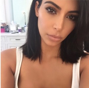 ¡Sorprendente!… Mira la foto de Kim Kardashian sin maquillaje en la revista “Vogue”