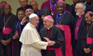 Papa Francisco insta a los obispos a velar por la seguridad de los menores