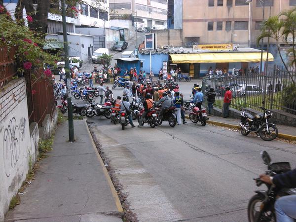 Protesta de motorizados en El Llanito por la inseguridad