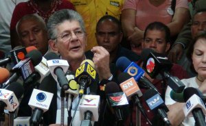 Ramos Allup: Dar titularidad de las casas de la Gmvv libera al pueblo de ser un sumiso político