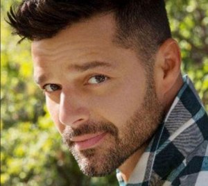 ¡Que bello! Ricky Martin entregó viviendas a los damnificados en Puerto Rico