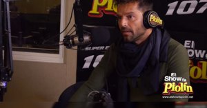 Ricky Martin al borde de las lágrimas tras broma pesada (Video)