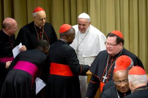 Papa pide cooperación a cardenales en reforma del Vaticano