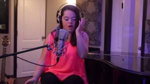 Espectacular interpretación musical de niña con síndrome de Down (Video)