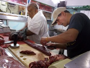 Comerciantes esperan por la carne y el pollo a precio nuevo