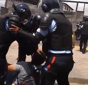 Revelador video: La madre gocha que impidió dos detenciones arbitrarias