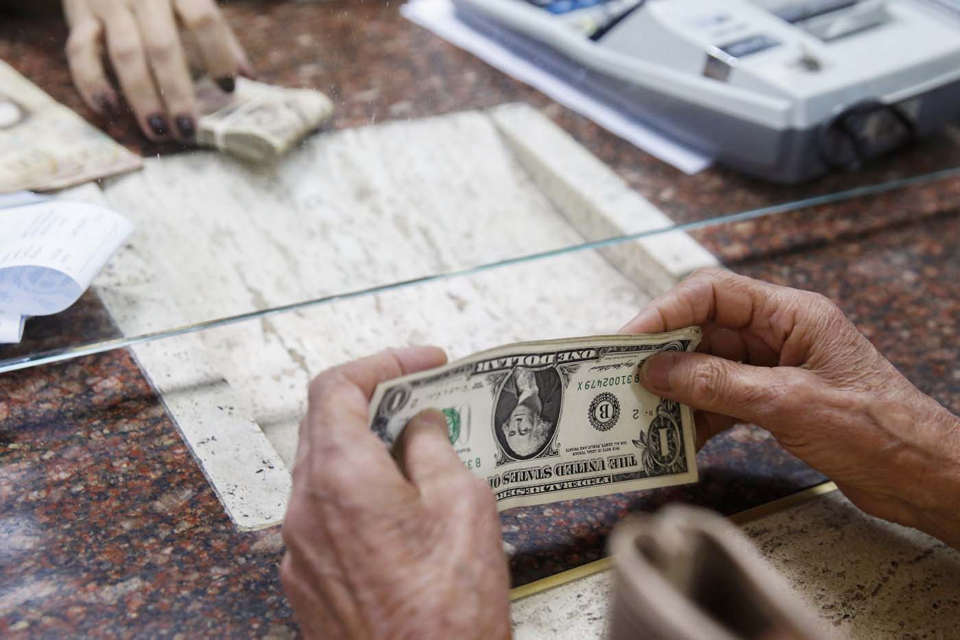 El 55% de las casas de cambio ya vende divisas para remesas y efectivo
