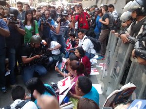 Estudiantes exigen derogar la Resolución 8610 (Fotos)
