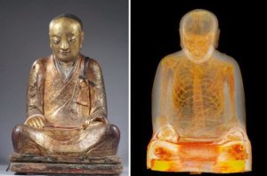 No es una estatua de Buda, es una momia