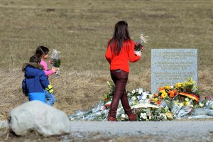 Familiares de víctimas de Germanwings molestos por retraso en la entrega de cuerpos