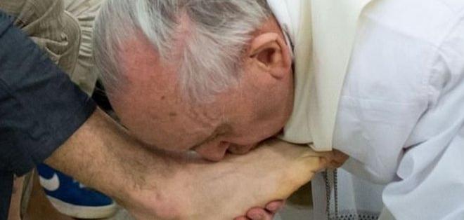 El Papa oficiará la misa de Jueves Santo y lavará los pies a detenidos