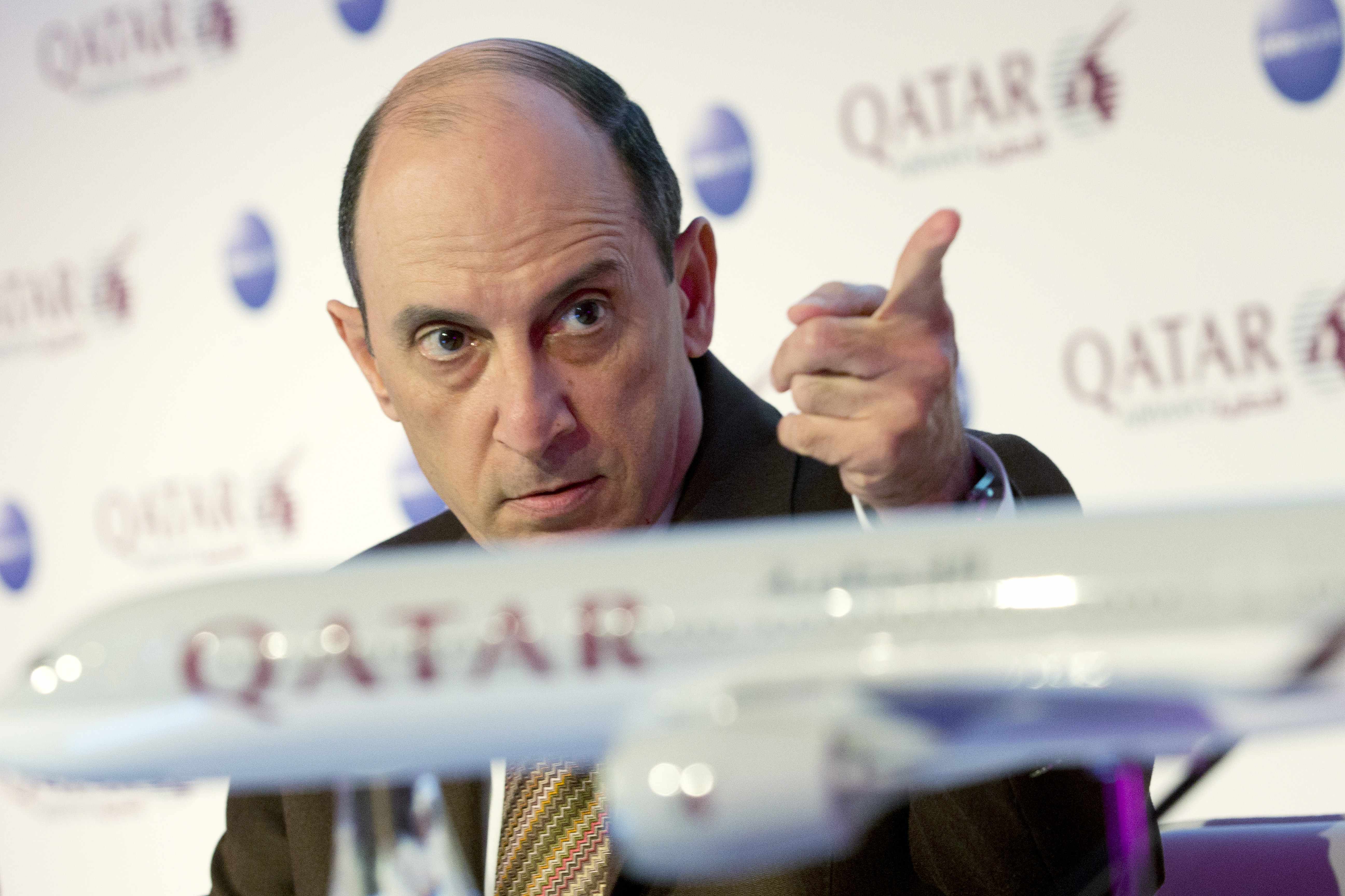 El jefe de Qatar Airways dice que Delta utiliza aviones podridos