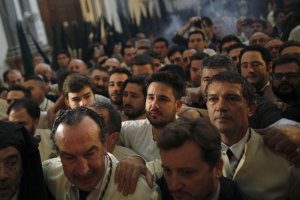 Antonio Banderas vuelve a encontrarse con sus raíces en la Semana Santa de Málaga (fotos)