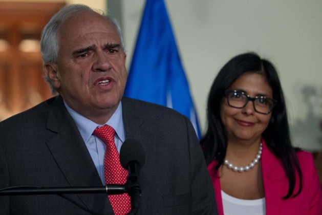 SAMPER: UNASUR NO AVALARÁ INTENTO DE DESESTABILIZAR DEMOCRACIA EN VENEZUELA