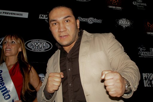 Despiden al luchador mexicano “Hijo del Perro Aguayo” muerto por patada en el ring