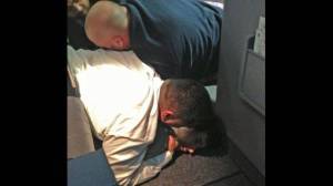 Hombre grita “yihad” y aterroriza a pasajeros de avión (Video)