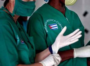 Dos enfermeras cubanas son “brutalmente atacadas”