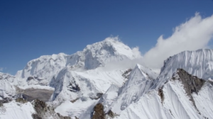 ¡Impresionante! Vuela sobre el Himalaya con este vídeo aéreo
