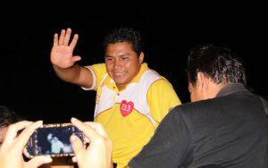 Ex jugador de fútbol gana alcaldía en Bolivia