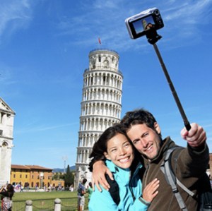 Prohíben palos para selfies en algunos museos del mundo
