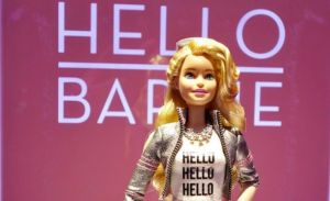 “Barbie Hello”, la polémica muñeca que espía a los niños