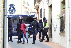 Juez español envía a prisión a siete detenidos por formar célula yihadista