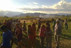 Equipos de emergencia trabajan en la recuperación de los cuerpos tras choque de helicópteros en Argentina