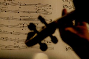 Escuchar música clásica activa los genes asociados a la actividad cerebral