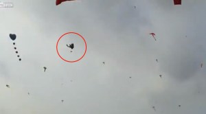 Muere niño de 5 años que salió volando por una cometa (Video)