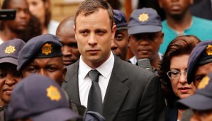 Pistorius es mantenido en prisión a la espera de una nueva decisión