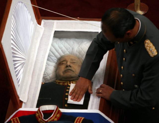 Foto: ataúd del ex dictador chileno Augusto Pinochet Ugarte / EFE