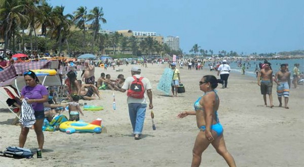 Cada temporadista gasta más de Bs 1.000 por un día de playa en Puerto La Cruz