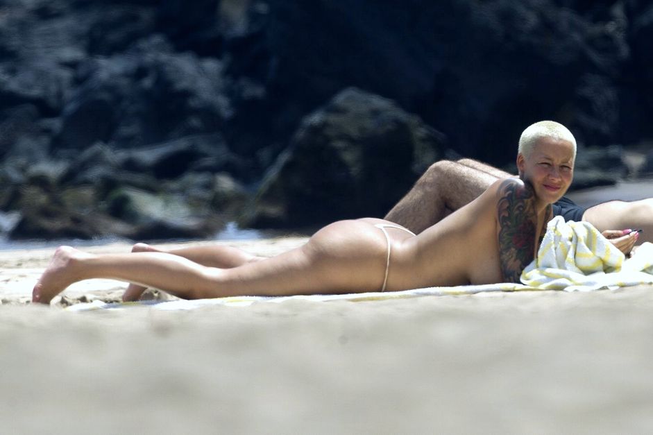 Las matadoras fotos de Amber Rose posando en topless