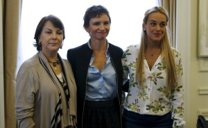 Alcaldesa de Santiago de Chile recibe a esposas de Ledezma y López